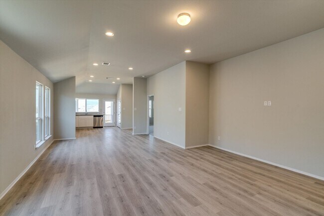 Building Photo - 5616 Respinto Dr