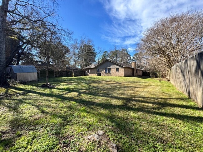 Building Photo - 405 Cypress Cir