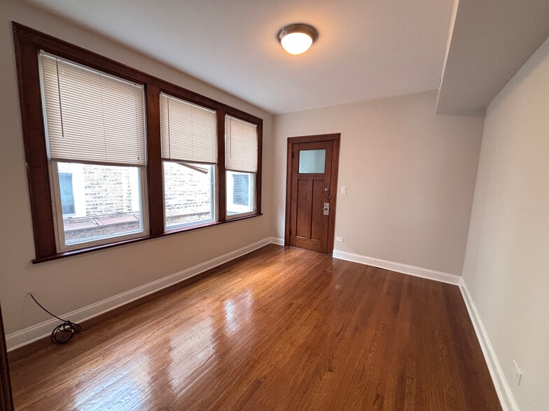 Building Photo - 3054 N Milwaukee Ave