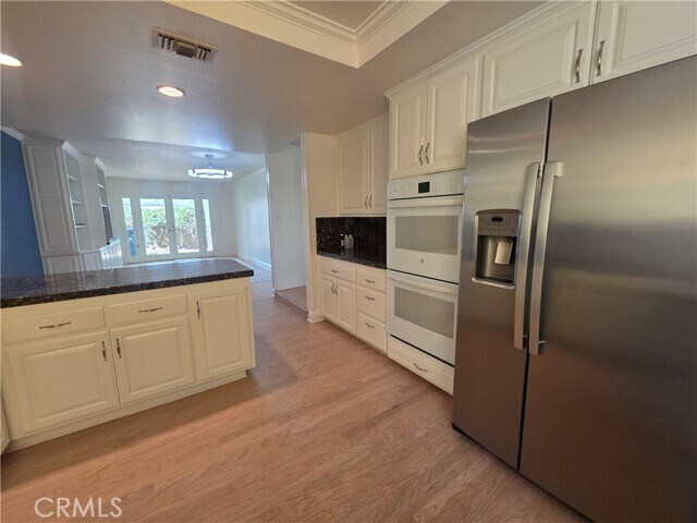 Building Photo - 1568 Ridge St