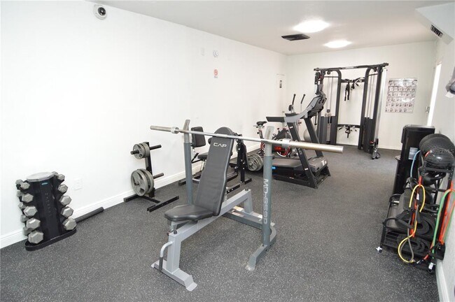 Building Photo - 5004 Castile Pl