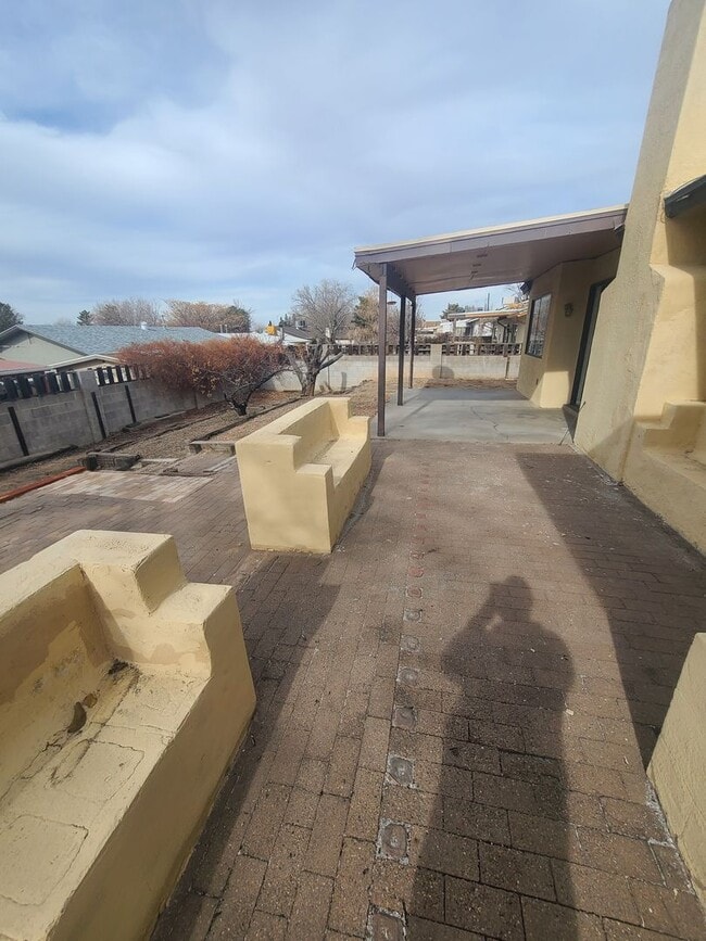 Building Photo - GREAT 3BR HOME IN NICE NE HEIGHTS AREA!