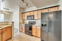Building Photo - 6623 Blue Iris Dr