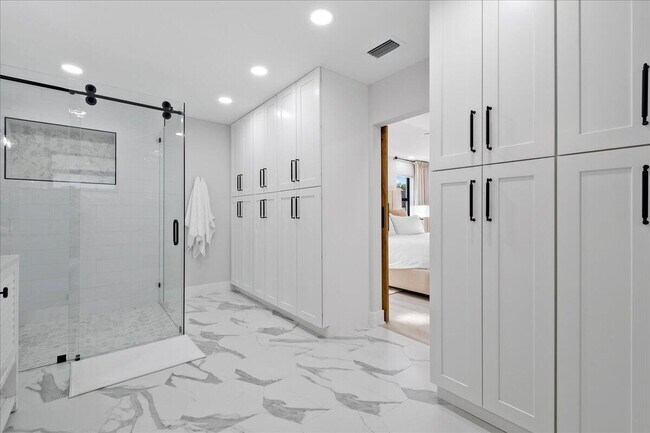 Building Photo - 16748 Fox Trail Ln
