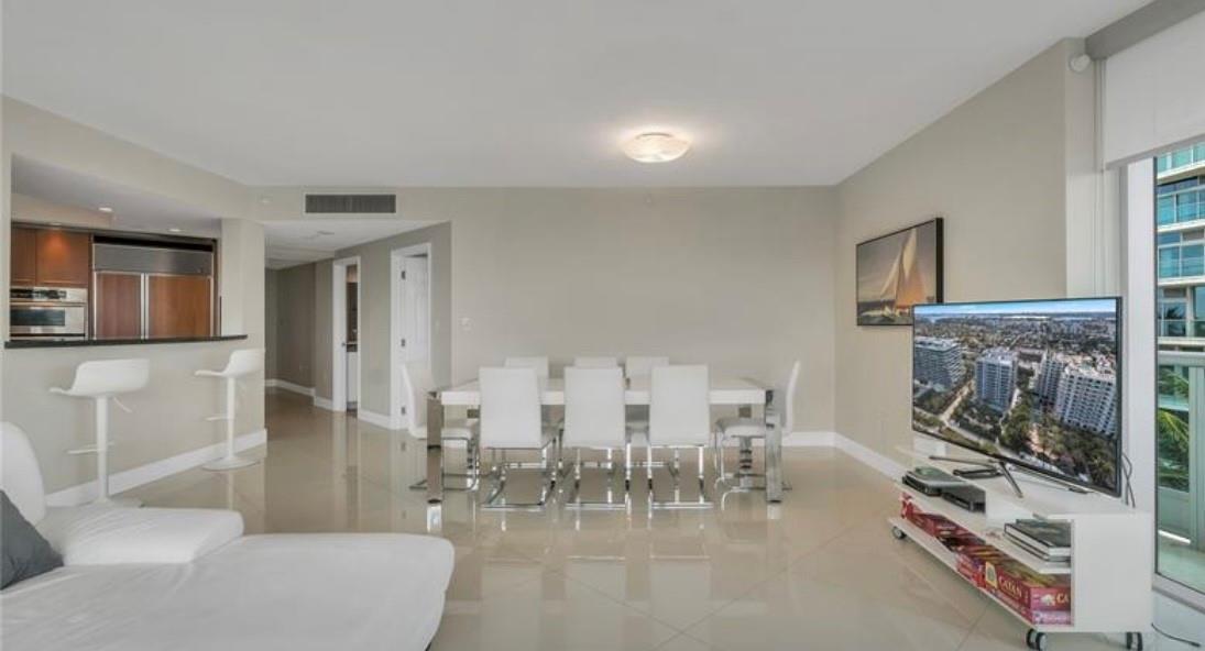 Building Photo - 9401 Collins Ave