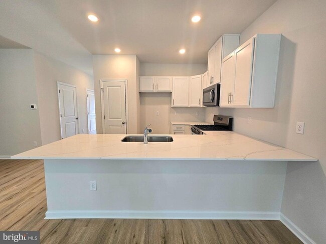 Building Photo - 8 Whaler Dr