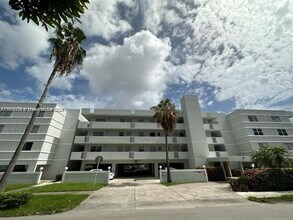 Building Photo - 2 bedroom in Sunny Isles Beach FL 33160