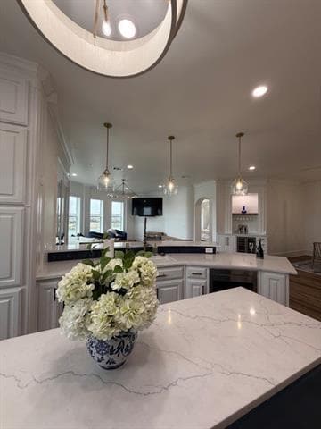 Building Photo - 6675 Mediterranean Dr