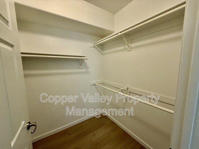 Building Photo - 4925 E Desert Cove Ave