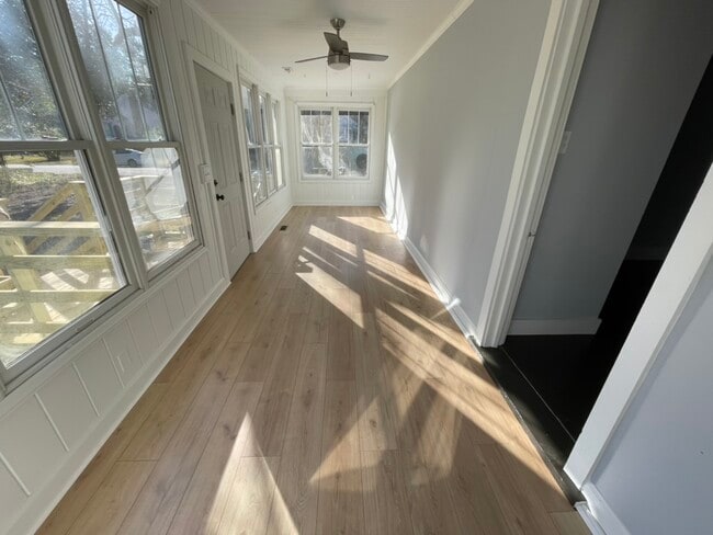 Building Photo - 2147 St James Dr