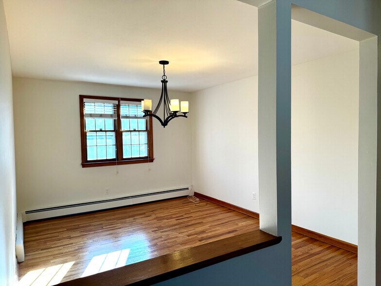 Building Photo - 430 Wiklund Ave