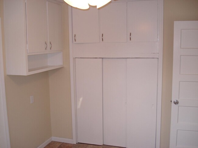 Building Photo - Three Bedroom One Bath Home Available May 10th