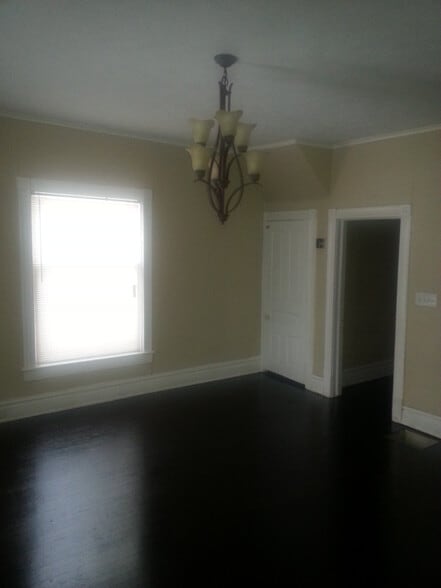 Livingroom - 318 Union Ave NE
