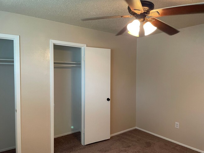 Building Photo - Application Received | Single-Story 3 Bed, 2 Bath | Prime Waco Location | Cul-de-Sac Lot with Gar...