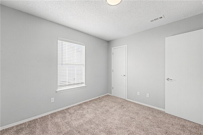 Building Photo - 4380 W Thrasher Dr