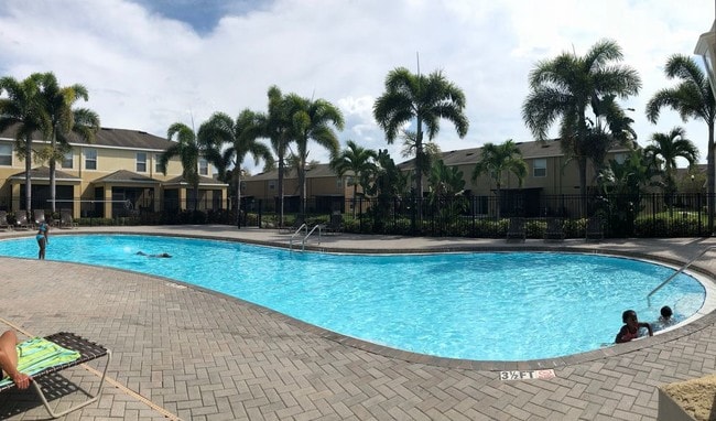 Building Photo - Beautiful 3/2/1 Townhome in Sawgrass Village