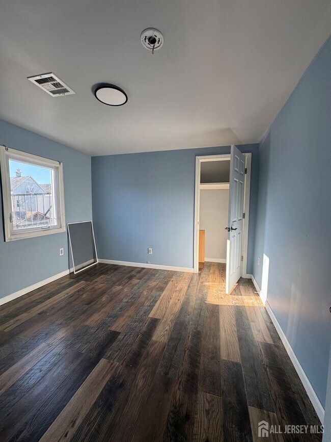 Building Photo - 150 Fabyan Pl