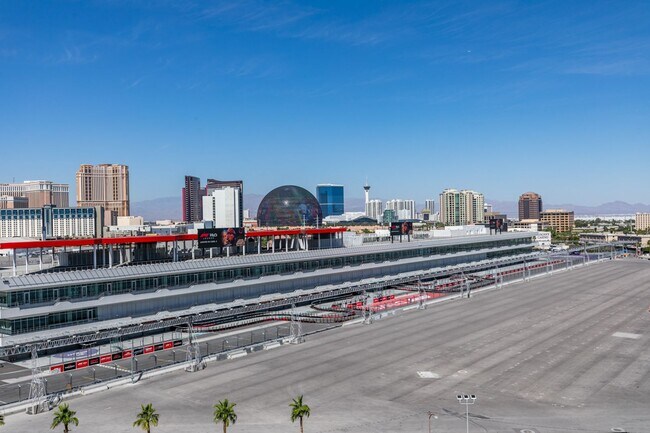 Building Photo - Elevated Penthouse Living with Private Terrace & Resort-Style Amenities * MOVE IN SPECIAL *