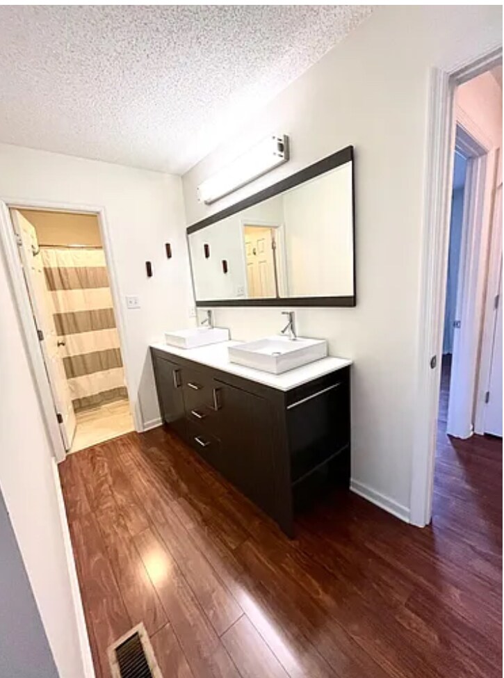 Building Photo - 119 Cedar Forest Trl