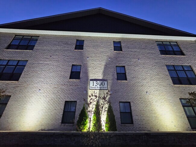 Building Photo - 1300 Stoney Ridge Blvd