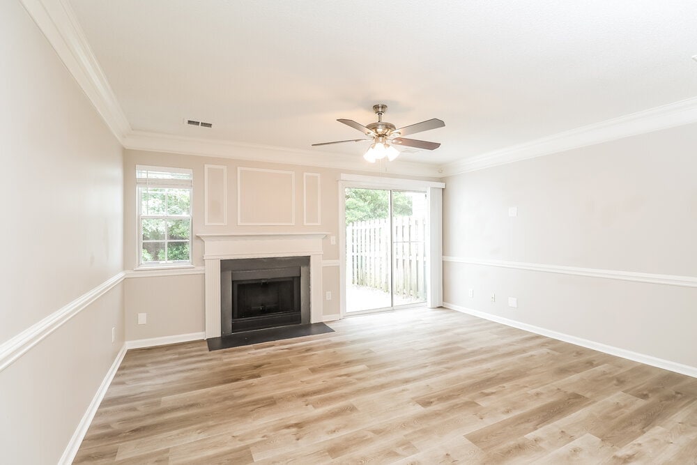 Building Photo - 3204 Summercroft Ln