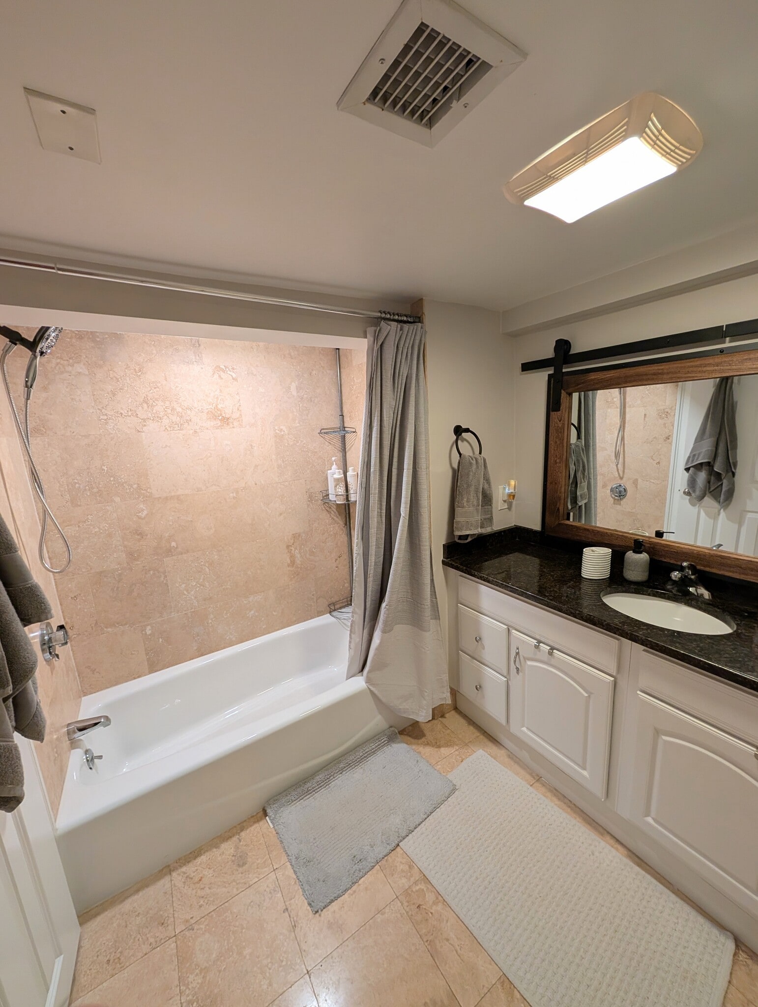 Building Photo - 202 W 8th St