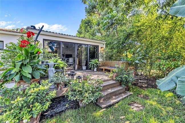 Building Photo - 3030 SW 2nd Ave