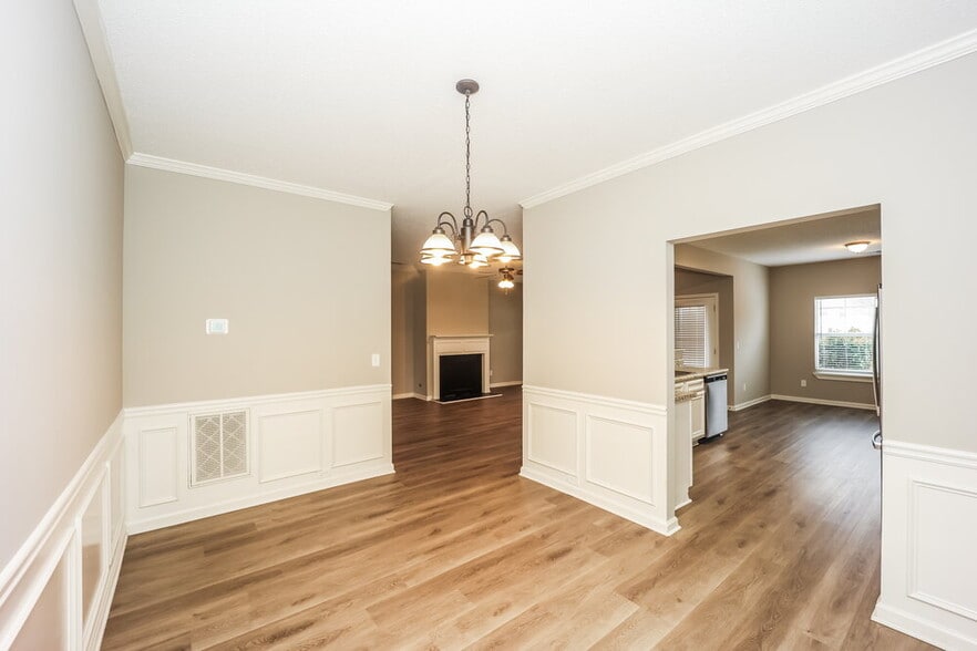 Building Photo - 171 Stillwood Dr