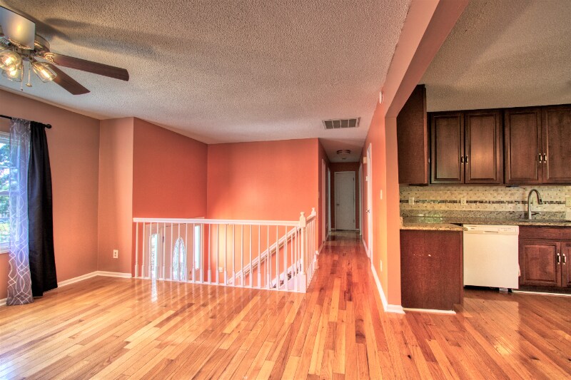 Building Photo - 209 Bayberry Ln