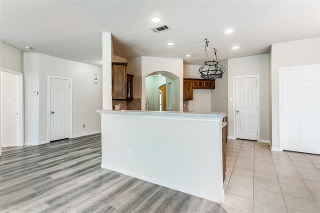 Building Photo - 2605 Silver Hill Dr