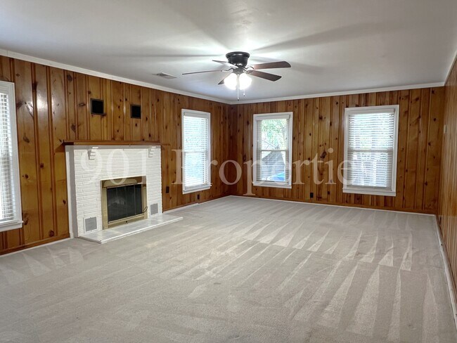Building Photo - 1089 Isabelle St