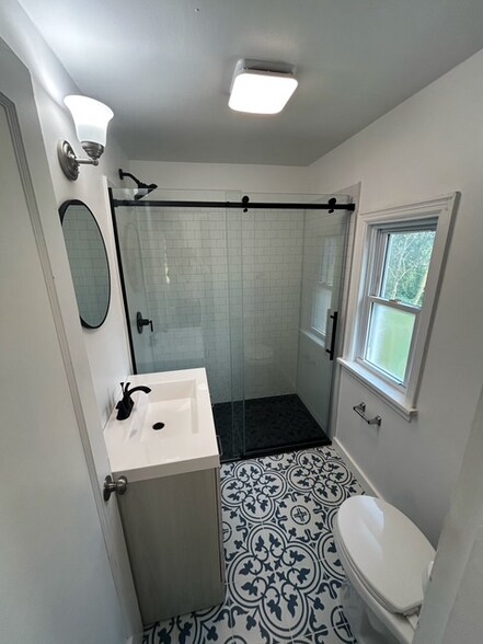 Building Photo - 3229 Circle Dr