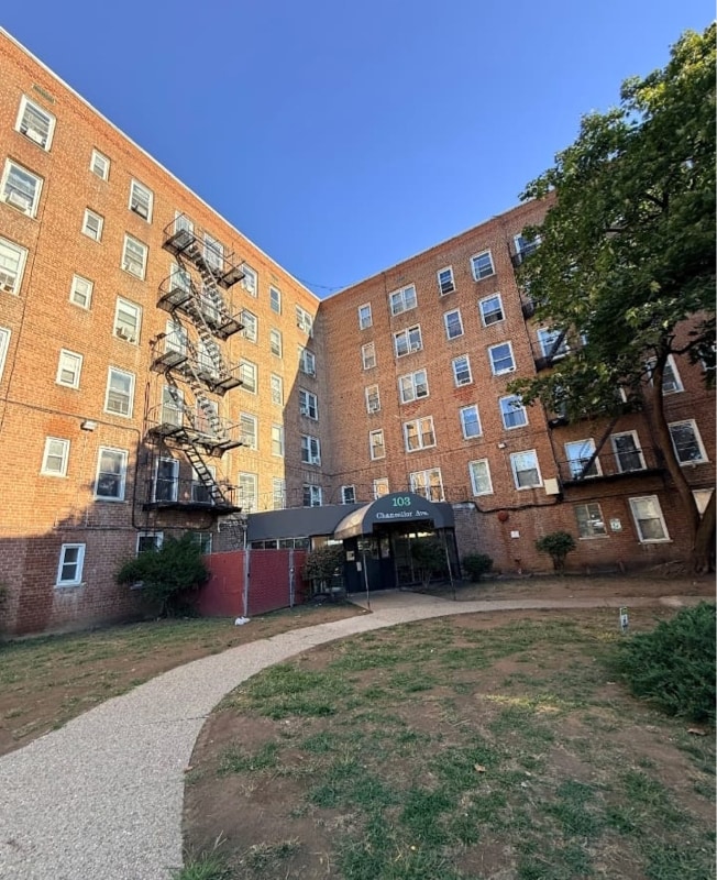 Building Photo - 103 Chancellor Ave