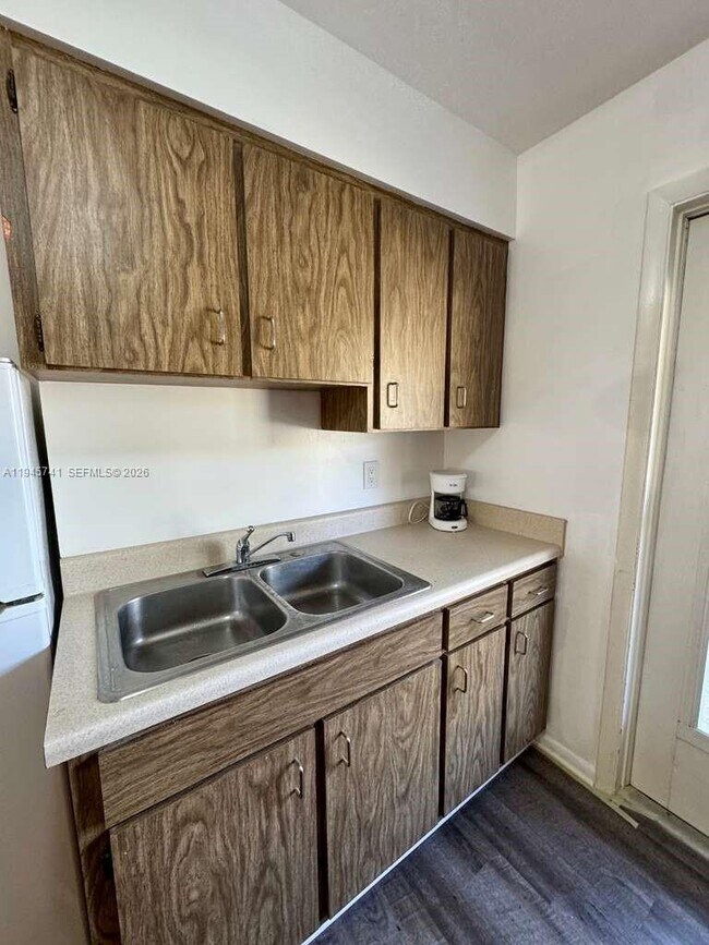 Building Photo - 5100 Rilma Ave