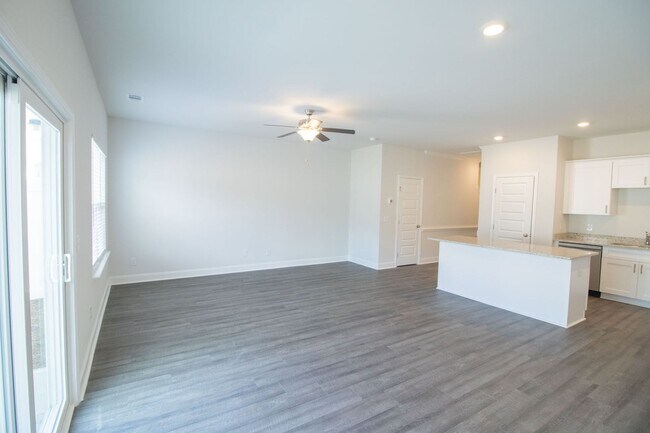 Building Photo - Pooler, GA