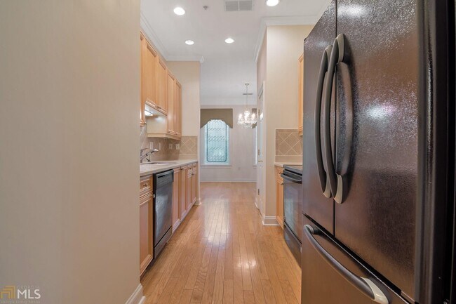 Building Photo - 5415 Northland Dr