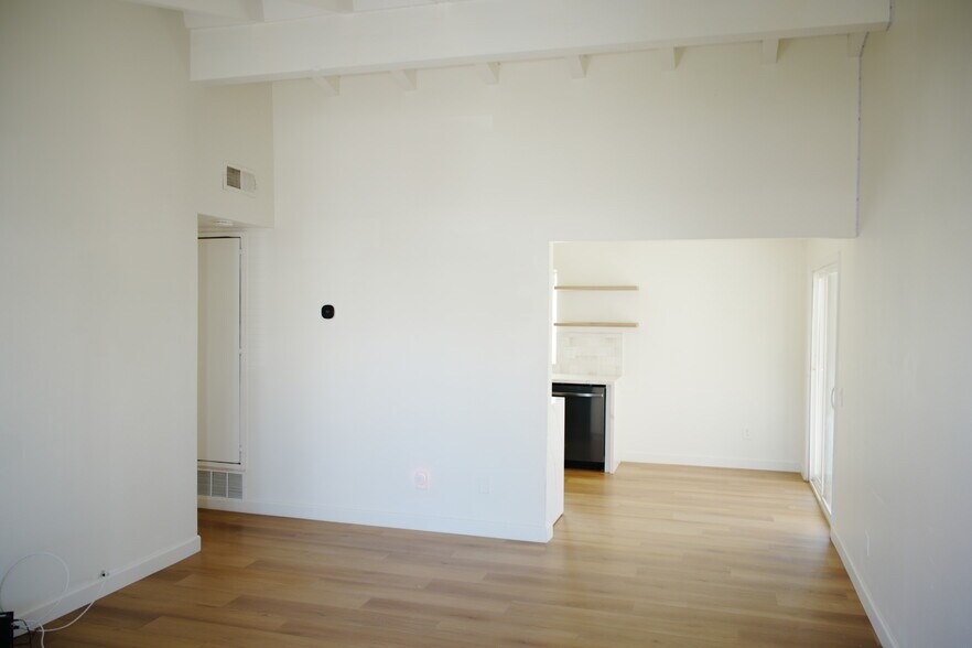 Building Photo - 7330 Amanda Ct