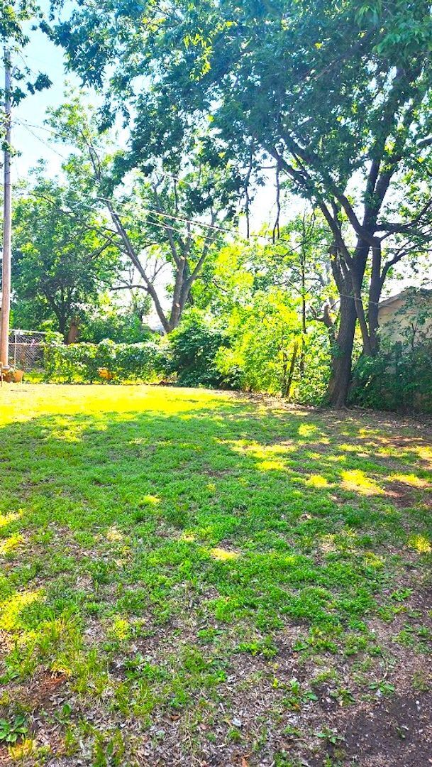 Building Photo - 2 Bed 1 Bath 1 Car  Detached Garage in Chesser Addn Midwest City