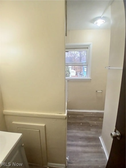 Building Photo - 21 Zents Ave