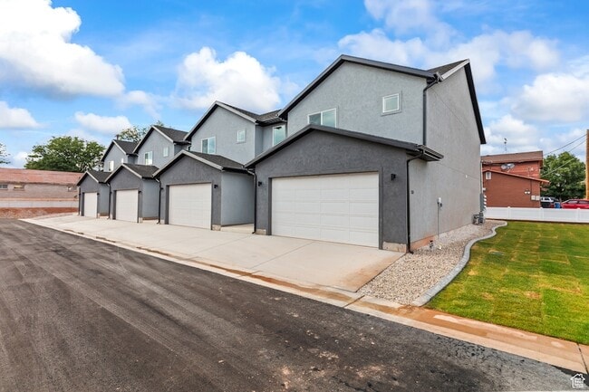 Building Photo - 150 S 100 E