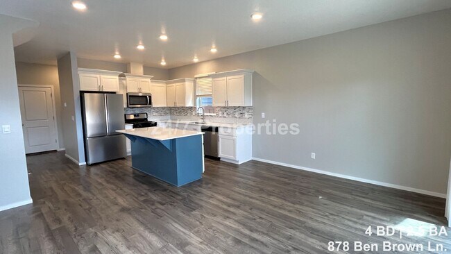 Building Photo - Modern 4 BD | 2.5 BA Home in Woodburn