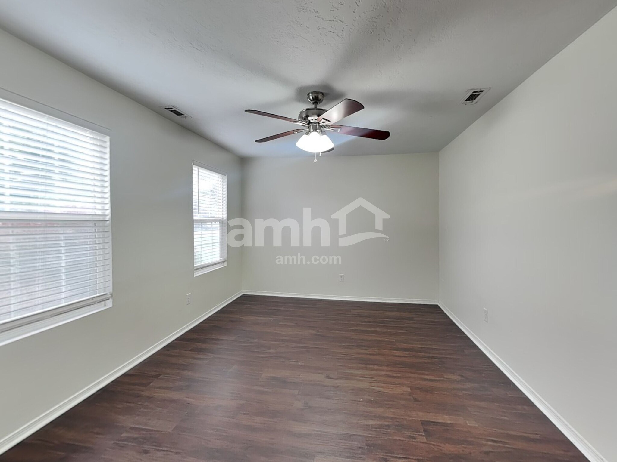 Building Photo - 9516 W Portola Dr