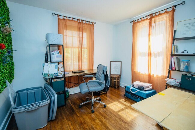 Building Photo - Adorable 3BR Rosewood Rental with Dreamy Porch & Fenced Yard!