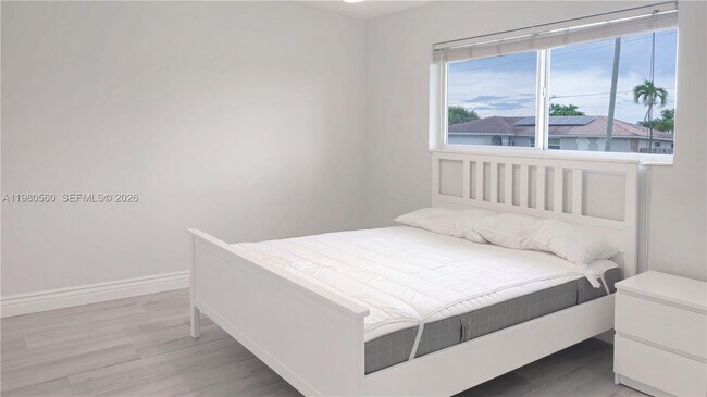 Building Photo - 909 SW 9th Ave