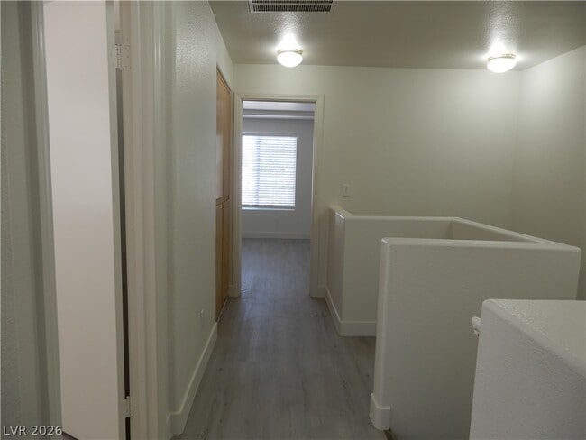 Building Photo - 42 Belle Essence Ave