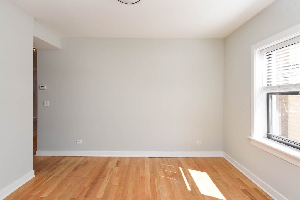 Building Photo - 2210 W Eastwood Ave