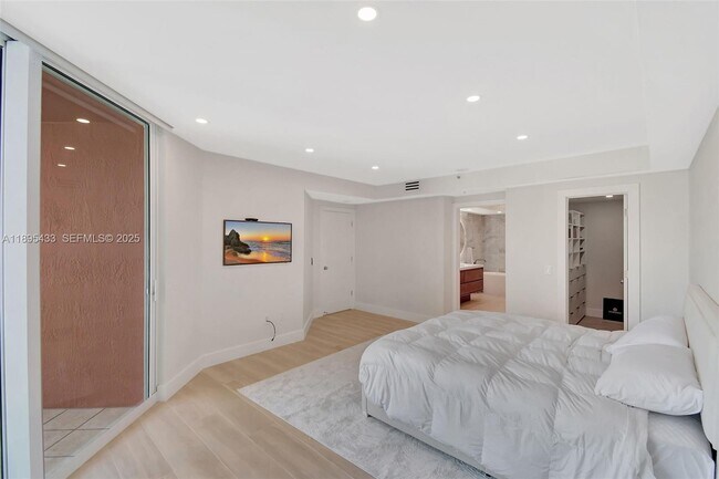 Building Photo - 3370 Hidden Bay Dr