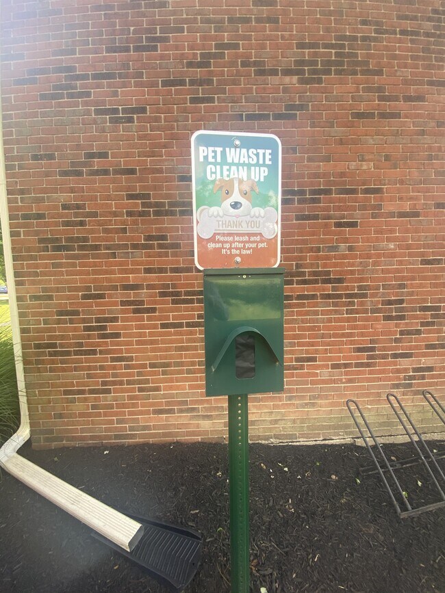 Building Photo - 8473 Beech Ave