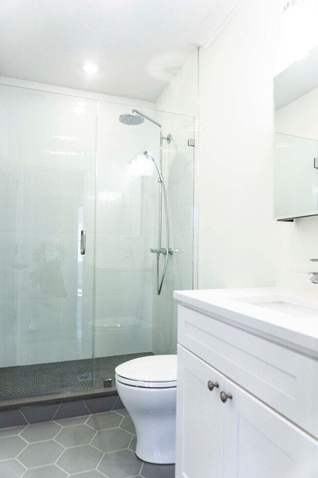 Building Photo - Allston 3 Bed / 2 Bath – 1,350 Sq Ft – W/D in Unit – 9/1