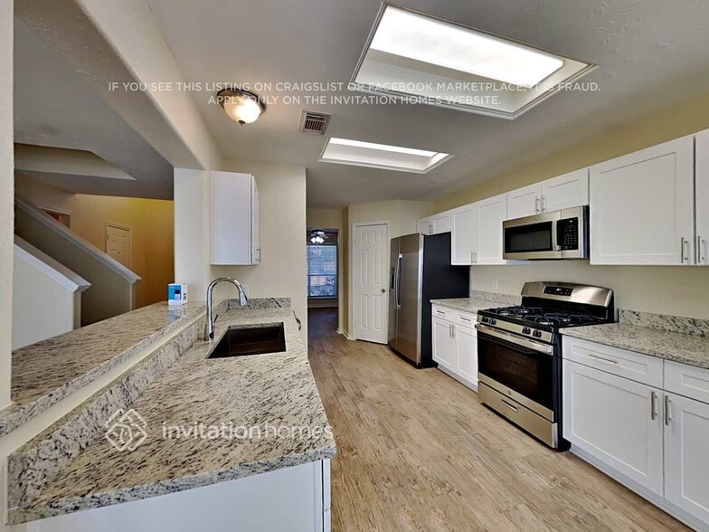 Building Photo - 16942 Hampton Glen Ct